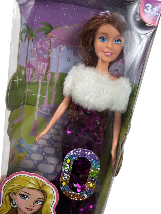 PULLU KIYAFETLİ BEBEK